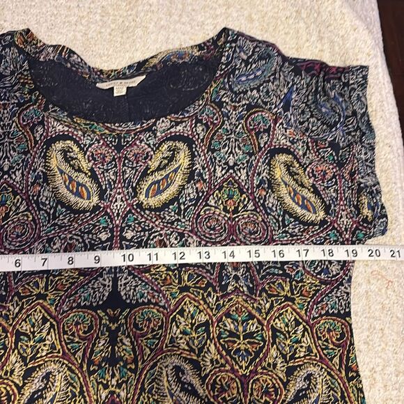 Lucky Brand Navy Paisley Print Short Sleeve Top Size Medium - Picture 7 of 7